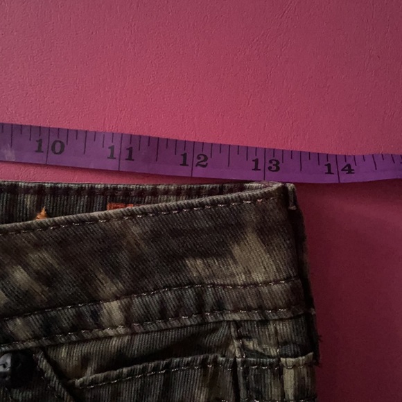 Rock Revival camo shorts - Picture 9 of 11